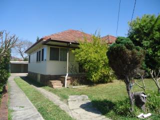 View profile: Self Contained Half House!