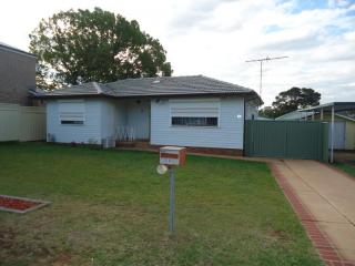 View profile: 3 Bedroom house in quiet location