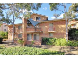 View profile: Top Quality Modern Unit Close to Station!