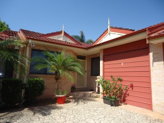 View profile: 3 Bedrooms! 2 Bathrooms!