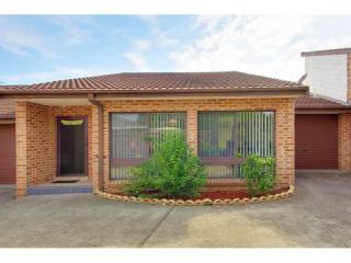 View profile: Fabulous Villa!! Walk to Station!!