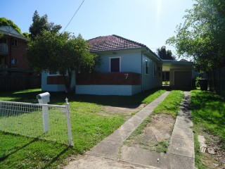 View profile: Hop, Skip & Jump to Station!!! Large Yard!!!