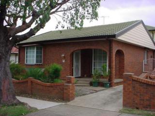 View profile: Quiet Street! Close to Everything!