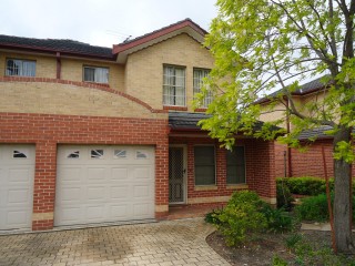 View profile: Three Bedroom Townhouse In Outstanding Location!