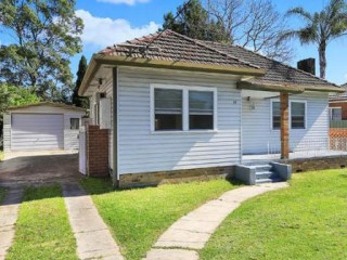View profile: Easy Stroll to Station & Shopping Centre