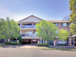 View profile: 2 Bed 2 Bath Next to Station!