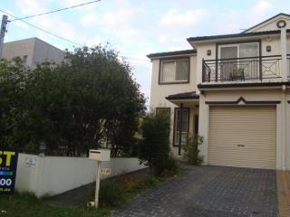 View profile: 4 Bedrooms! 3 Bathrooms! Walk to Station!