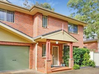 View profile: Great Townhouse! Garage and Parking Space.