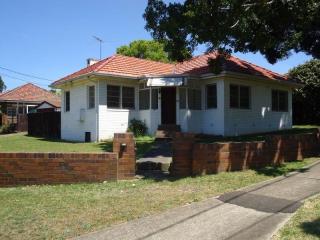 View profile: Outstanding Location-Cheap Rental!