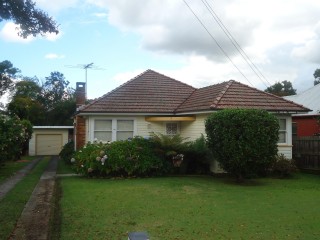 View profile: One minute walk to Station, Shops & Schools