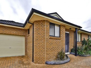 View profile: Out-standing Location!! Freshly Painted and Renovated!