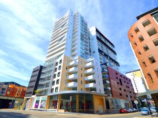 View profile: Luxury Living! Walk to Station & Shops!