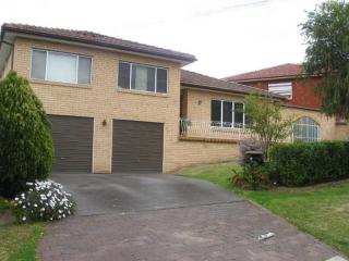 View profile: Large Home! Walk to Station!