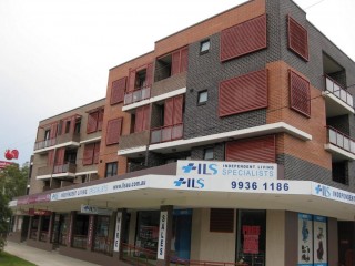 View profile: Ensuite Bathroom Plus 3 Balconies!