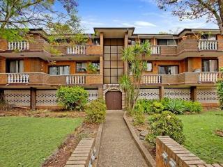 View profile: Freshly Painted Unit with Large Garage