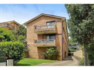 View profile: Renovated - New Carpet and freshly painted throughout 