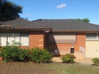 View profile: 4 Bedrooms! 2 Bathrooms! Ducted Air Conditioning!