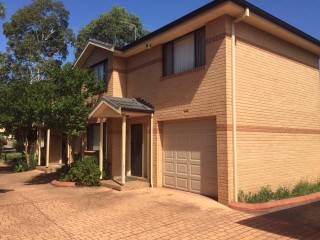 View profile: Lovely 3 Bedroom Townhouse with Backyard