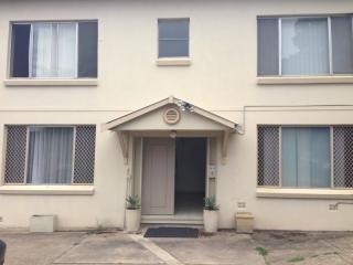 View profile: Renovated 2 Bedroom unit! $340 PER WEEK !!!