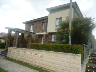 View profile: Impressive Townhouse with Minutes Walk to Station!