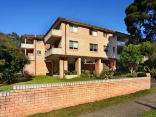 View profile: Air Conditioning, Renovated Kitchen & Bathroom
