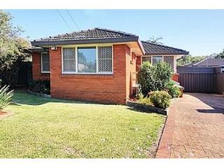 View profile: Spotless Brick Home- Walk to Station!