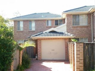View profile: Quick Stroll to Transport & Shops 