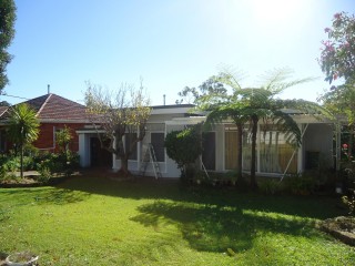 View profile: Excellent Street-Walk to Station!