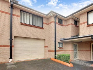 View profile: Great Location in Quiet Street