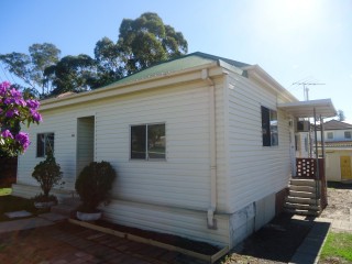 View profile: Lovely half house!! Freshly Painted and new floor.