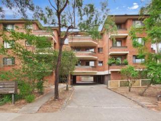 View profile: 5 Minutes Walk to Station!!
