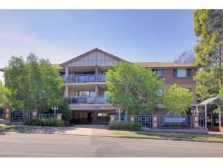 View profile: Huge Modern Unit- Two Bathrooms!